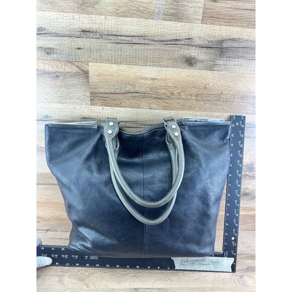 Kenneth Cole New York contemporary carry all expandable tote black leath… - Picture 6 of 10